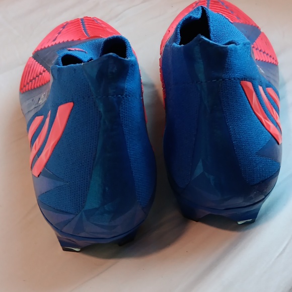 Predator Edge+ Cleats - Picture 6 of 8